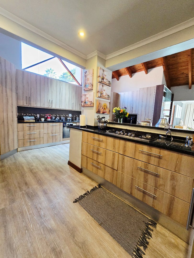 4 Bedroom Property for Sale in Flamwood North West